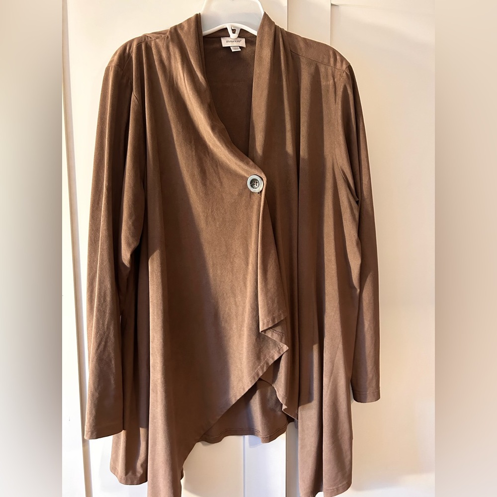 Avenue brown faux suede feel 14/16 long sleeve one button over piece. Good condi
